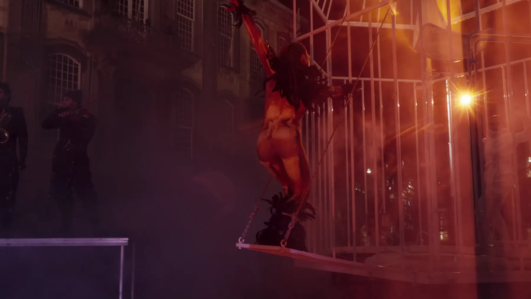 Cage Fantastique, Foto 32