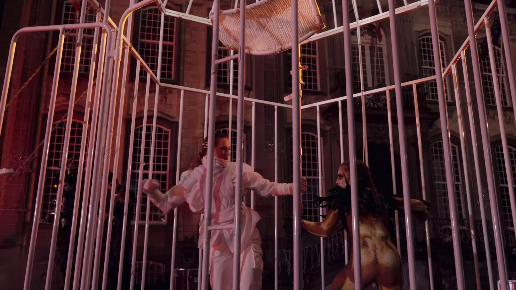 Cage Fantastique, Foto 13